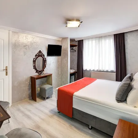 מלון Serenity Boutique 3*