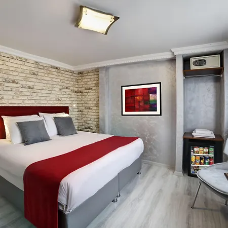 מלון Serenity Boutique 3*