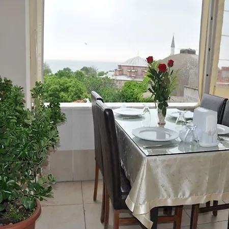 מלון Serenity Boutique 3*