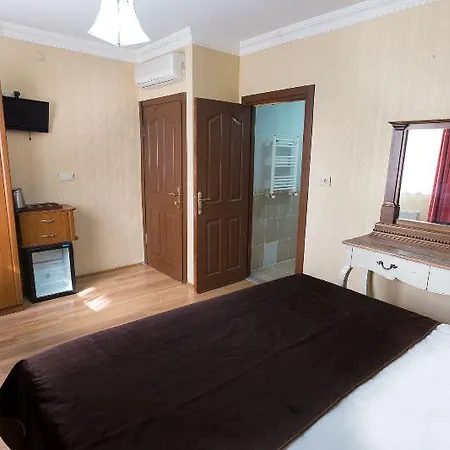 מלון Serenity Boutique 3*